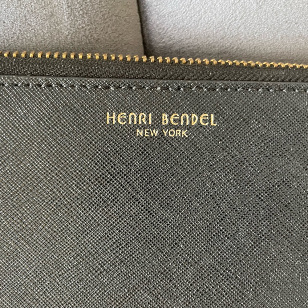 Henri Bendel large black wallet